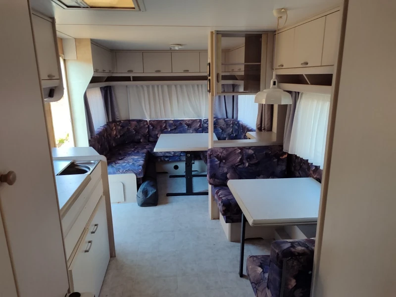 Каравана Adria HOBBY 7м., снимка 8 - Каравани и кемпери - 52810251