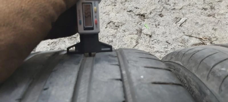 Гуми Летни 255/40R19, снимка 4 - Гуми и джанти - 33171709