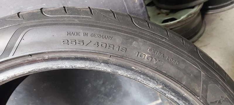 Гуми Летни 255/40R19, снимка 7 - Гуми и джанти - 33171709