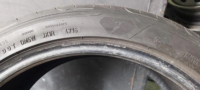 Гуми Летни 255/40R19, снимка 6 - Гуми и джанти - 33171709