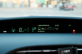 Toyota Prius Обновена батерия светъл салон - 12500 лв. - 52638738 14