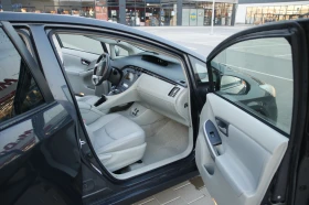 Toyota Prius Обновена батерия светъл салон - 12500 лв. - 52638738 7