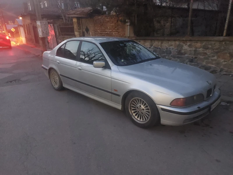 BMW 530, снимка 1 - Автомобили и джипове - 47464152