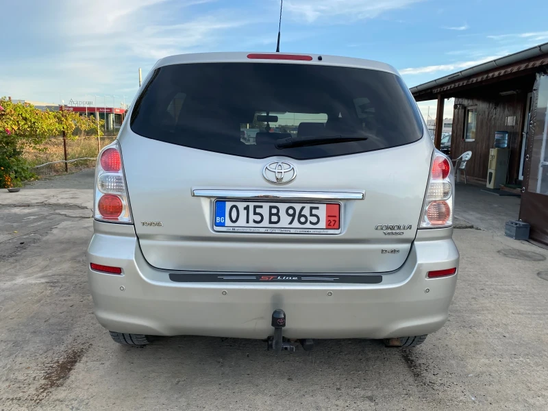 Toyota Corolla verso 2.2 d4d, снимка 6 - Автомобили и джипове - 47632973