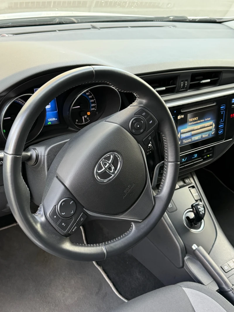 Toyota Auris 1.8 HYBRID 129000KM, снимка 5 - Автомобили и джипове - 48449793