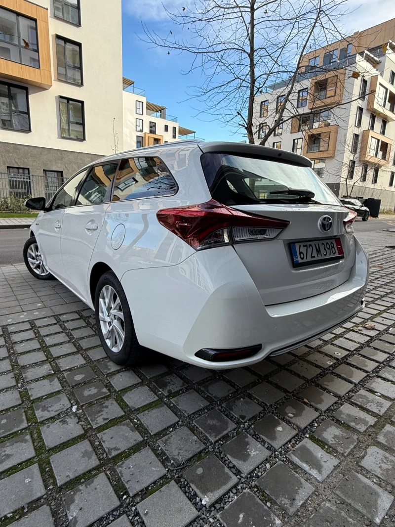 Toyota Auris 1.8 HYBRID 129000KM РЕАЛНИ ГАРАНЦИЯ в TOYOTA, снимка 4 - Автомобили и джипове - 49505080