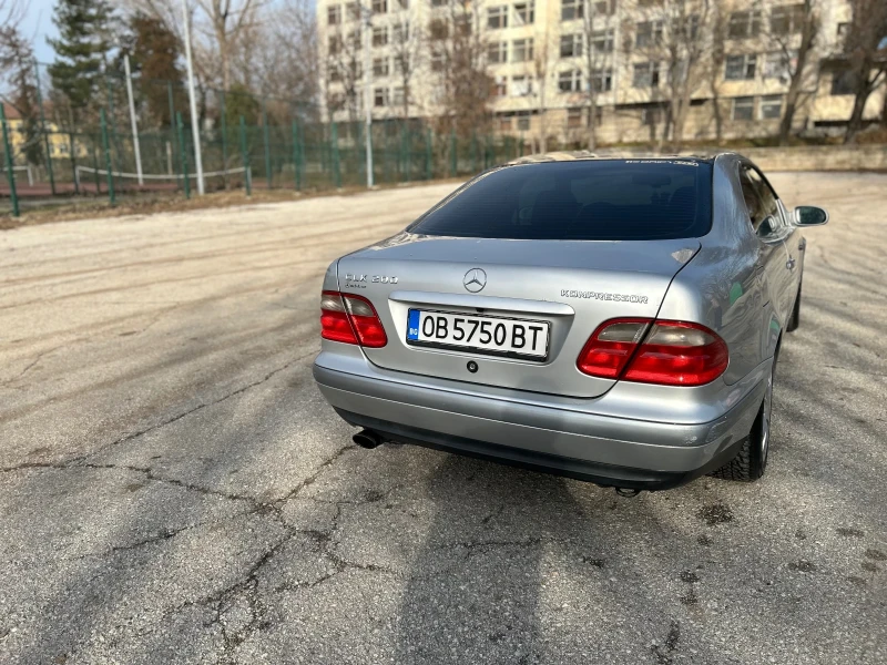 Mercedes-Benz CLK 200 Kompressor, снимка 3 - Автомобили и джипове - 48344173