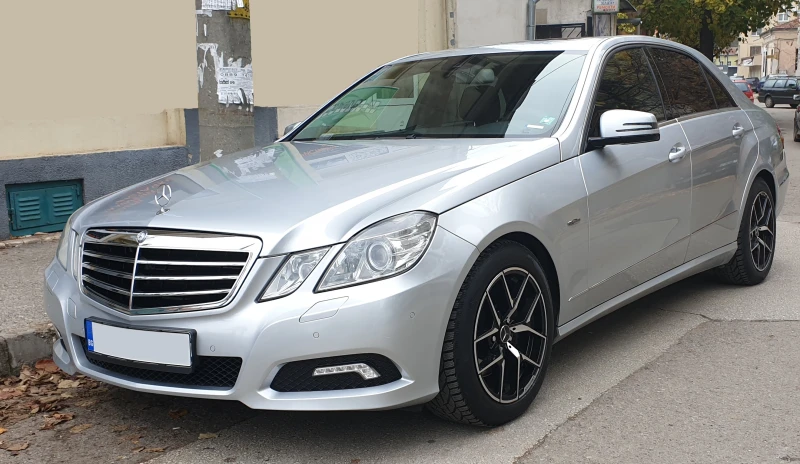 Mercedes-Benz E 350 BlueEFFICIENCY, снимка 3 - Автомобили и джипове - 52086852