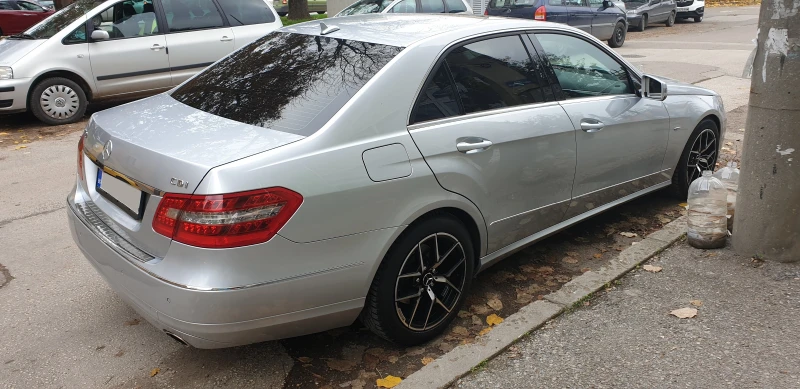 Mercedes-Benz E 350 BlueEFFICIENCY, снимка 7 - Автомобили и джипове - 52086852