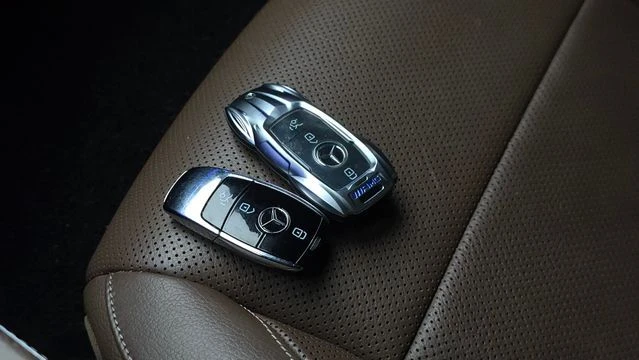 Mercedes-Benz E 220 4MATIC* EXCLUSIVE* ���������* ���������* �����*  | Mobile.bg � ����������� 16