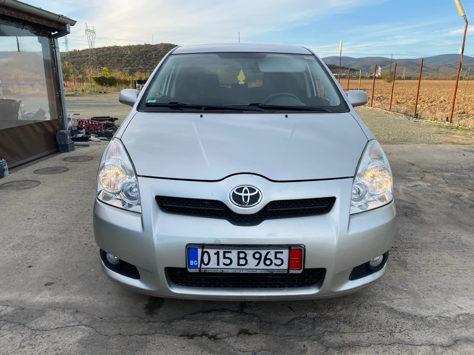 Toyota Corolla verso 2.2 d4d - изображение 2