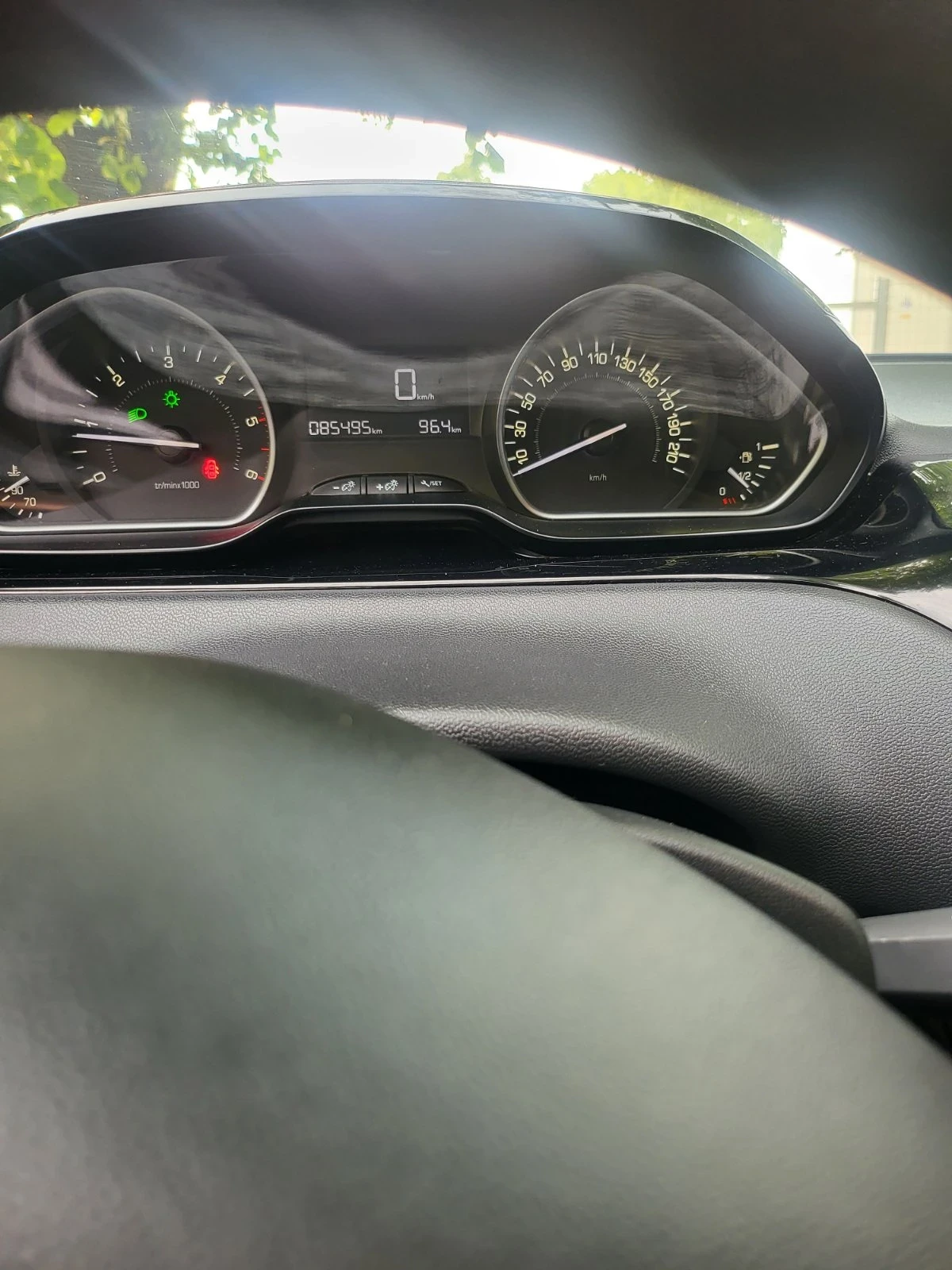 Peugeot 208  - изображение 9