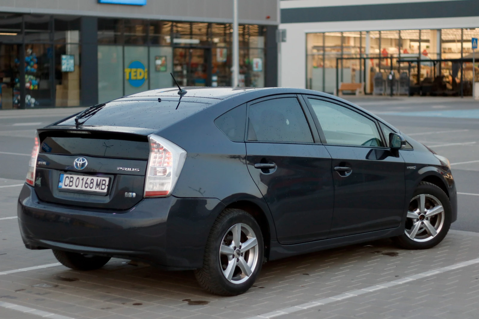 Toyota Prius Обновена батерия светъл салон - изображение 4