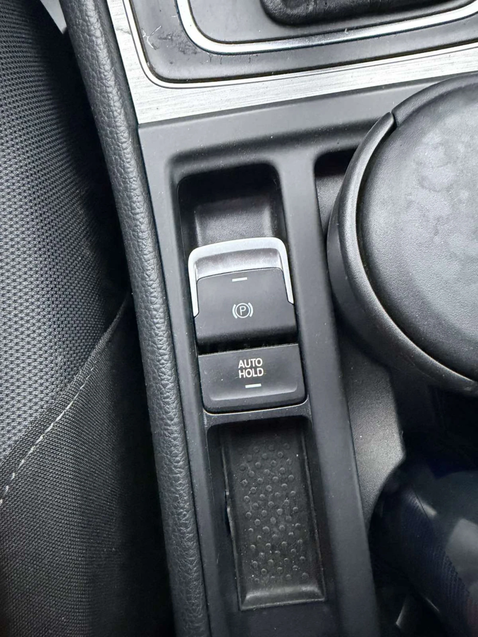 VW Golf 1.6 TDI* DSG* , снимка 15 - Автомобили и джипове - 53775351