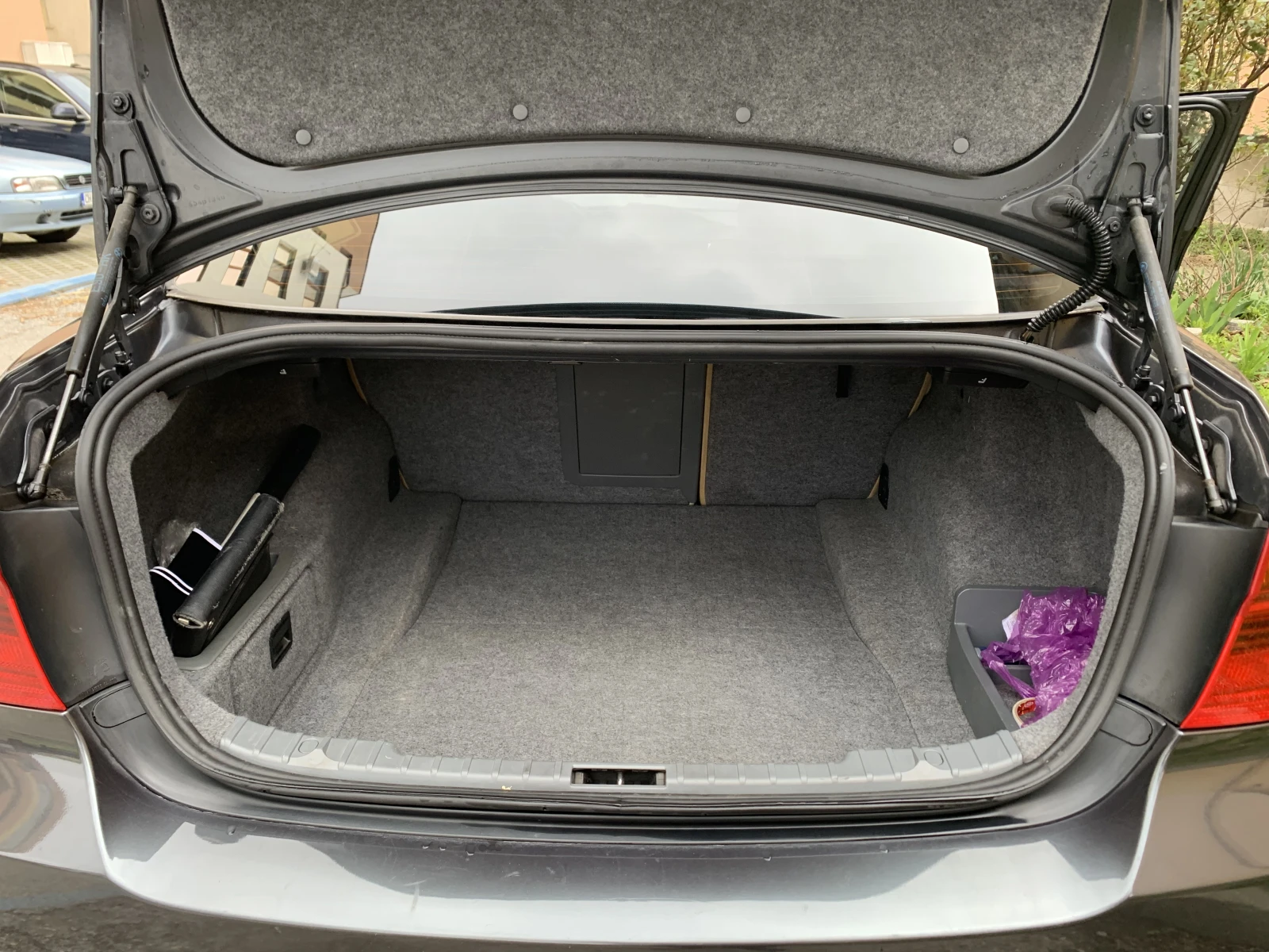 BMW 330, снимка 9 - Автомобили и джипове - 54070369