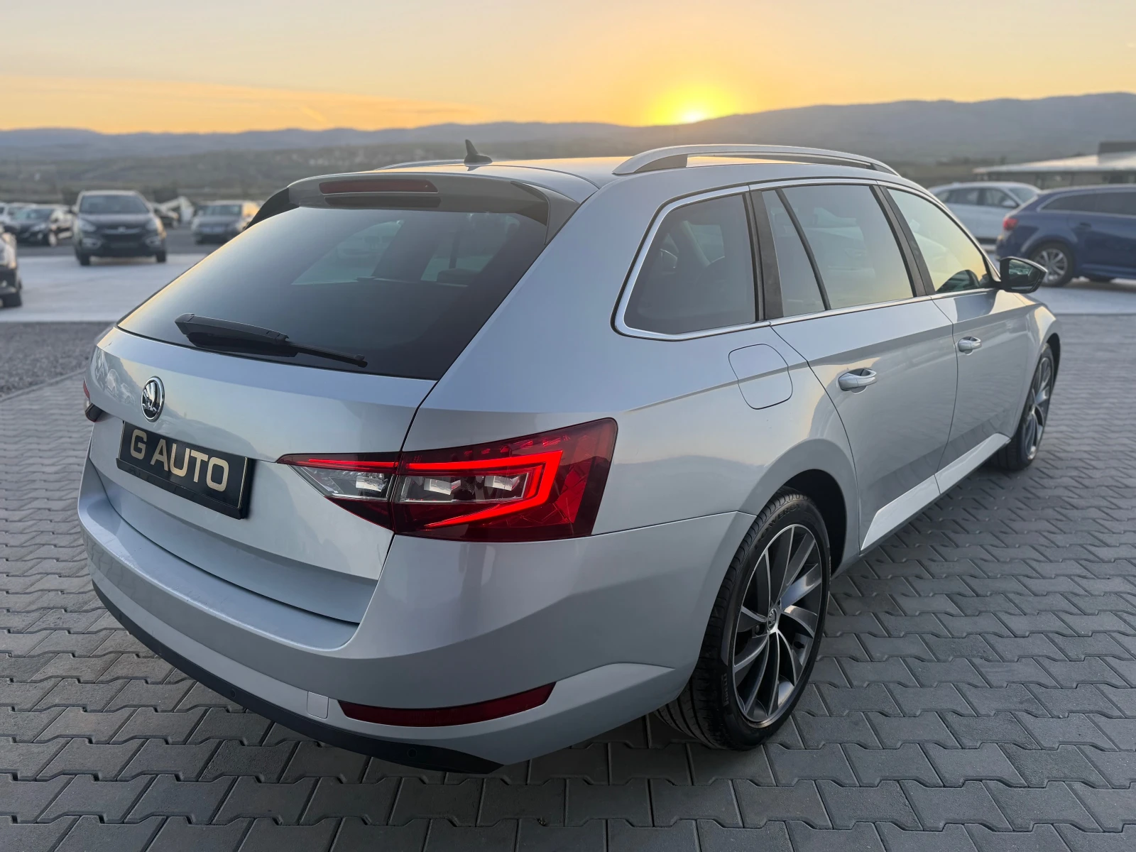 Skoda Octavia 2.0TDI DSG Собствен лизинг !!!, снимка 5 - Автомобили и джипове - 54151964