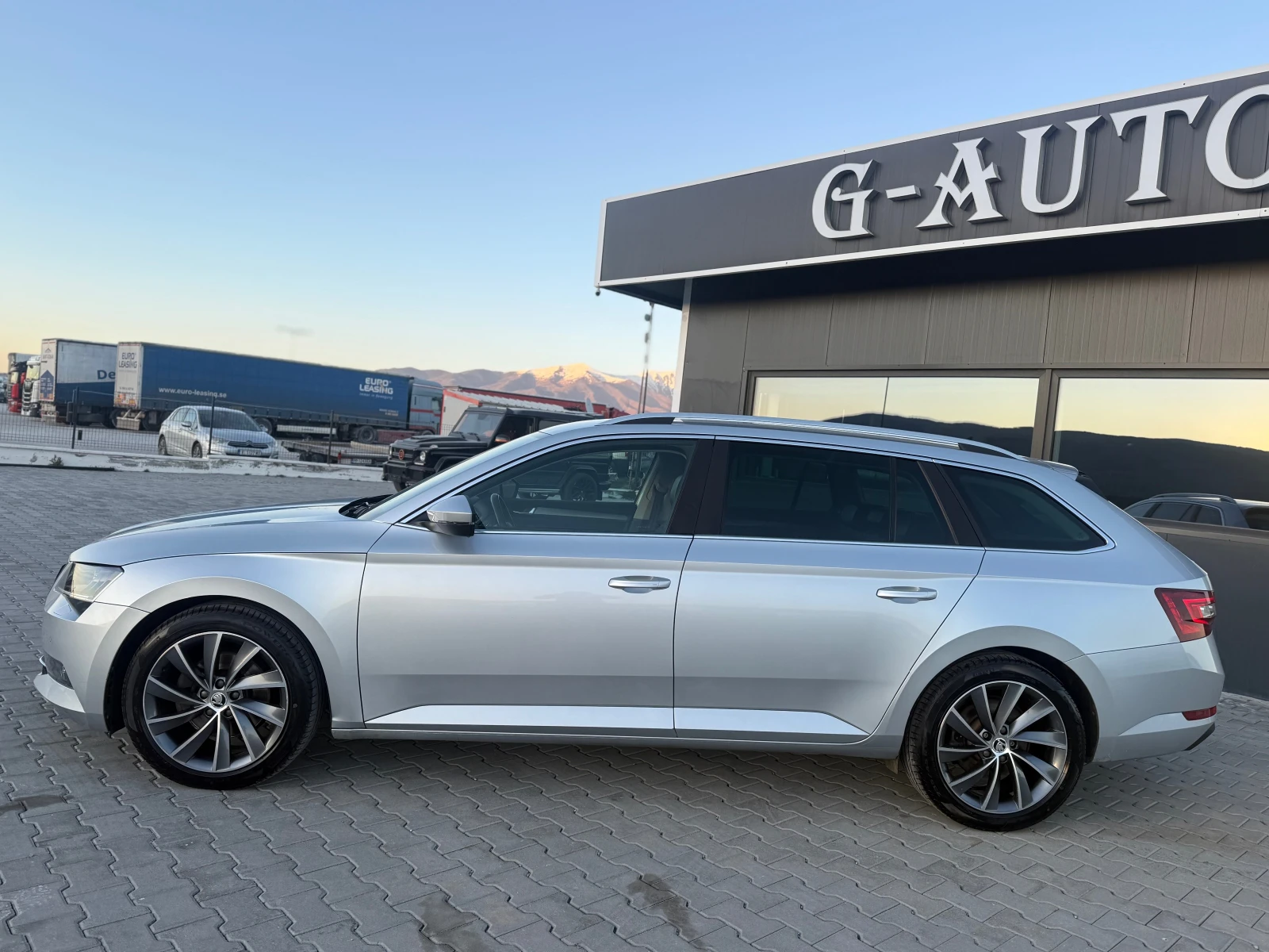 Skoda Octavia 2.0TDI DSG Собствен лизинг !!!, снимка 8 - Автомобили и джипове - 54151964