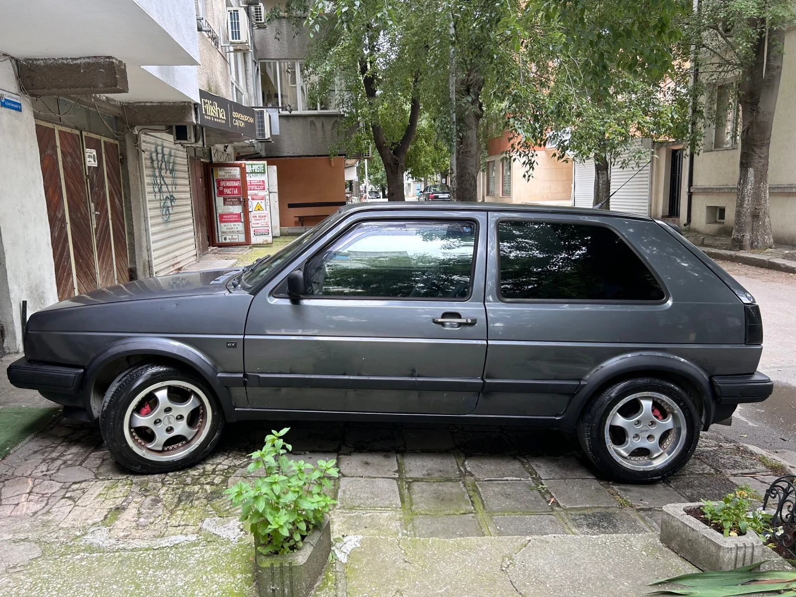 VW Golf 1.8 GT, снимка 2 - Автомобили и джипове - 54881699