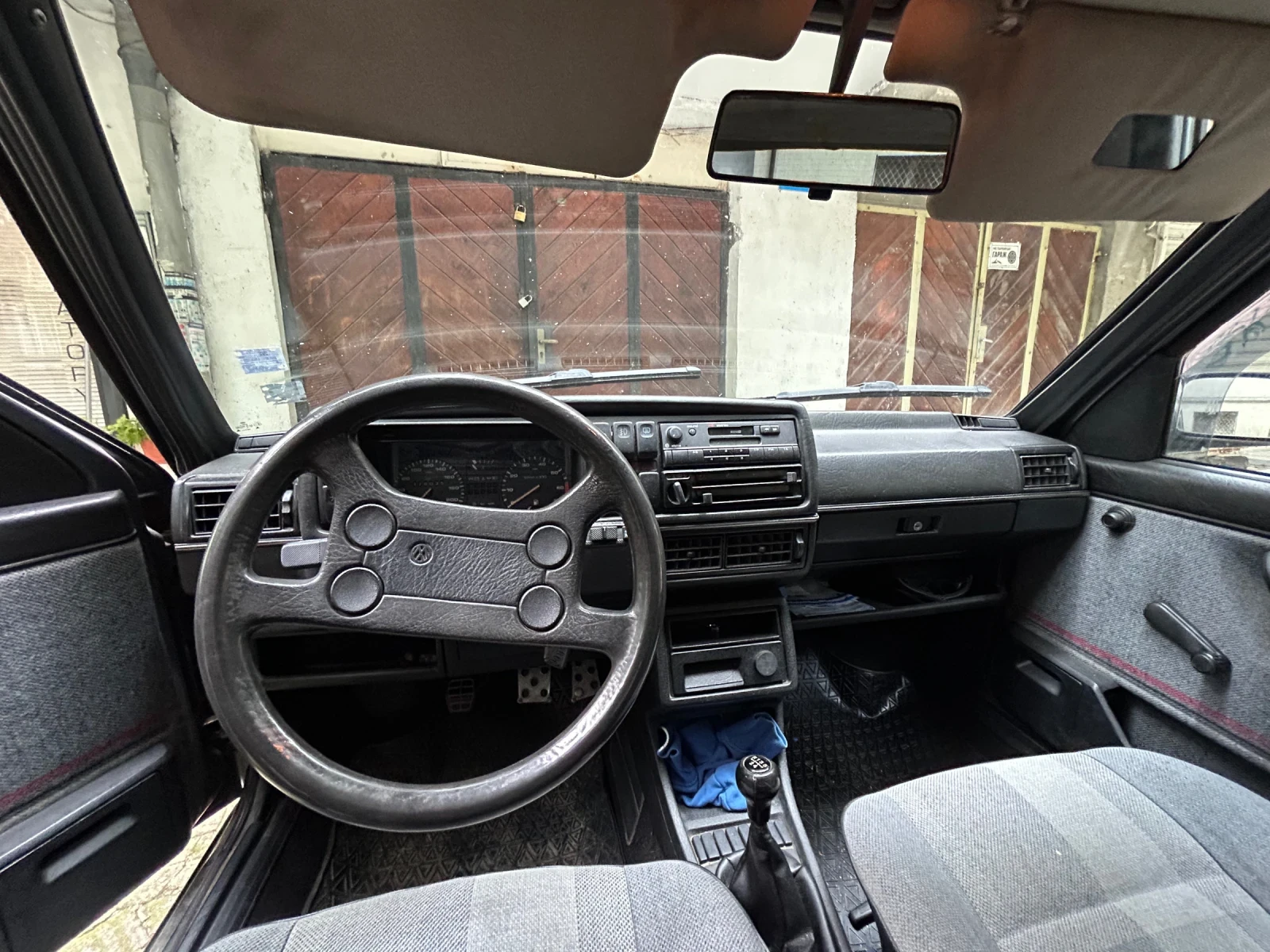 VW Golf 1.8 GT, снимка 11 - Автомобили и джипове - 54881699