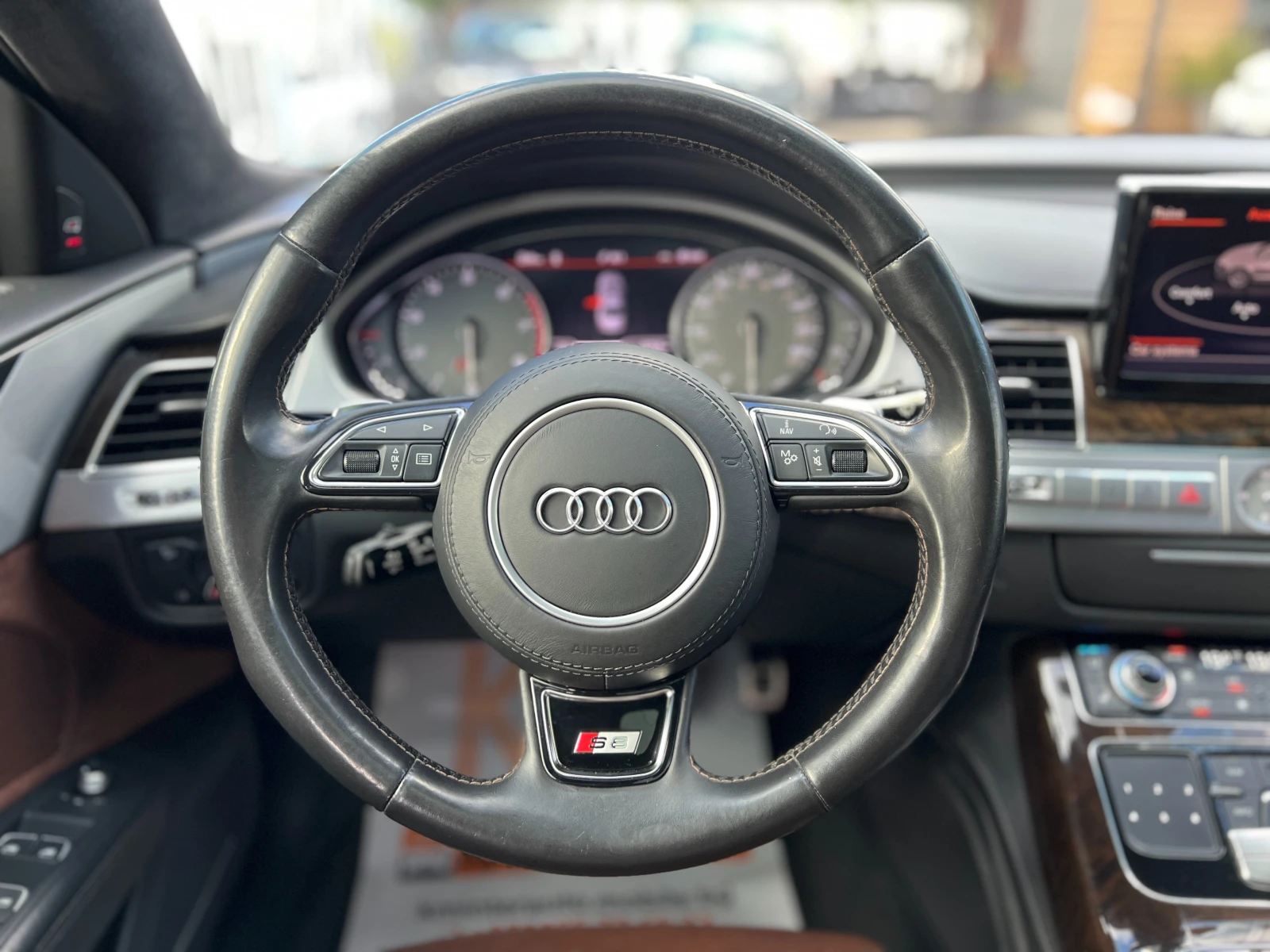 Audi S8 PLUS EXECUTIVE/QUATTRO SPORT/NAVI/360/ВАКУУМ/BOSE, снимка 9 - Автомобили и джипове - 54917199