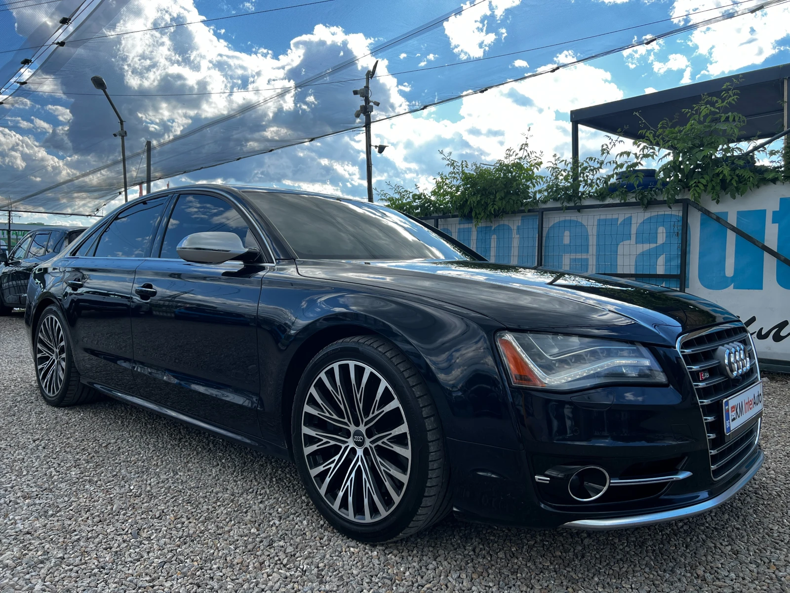 Audi S8 PLUS EXECUTIVE/QUATTRO SPORT/NAVI/360/ВАКУУМ/BOSE, снимка 3 - Автомобили и джипове - 54917199