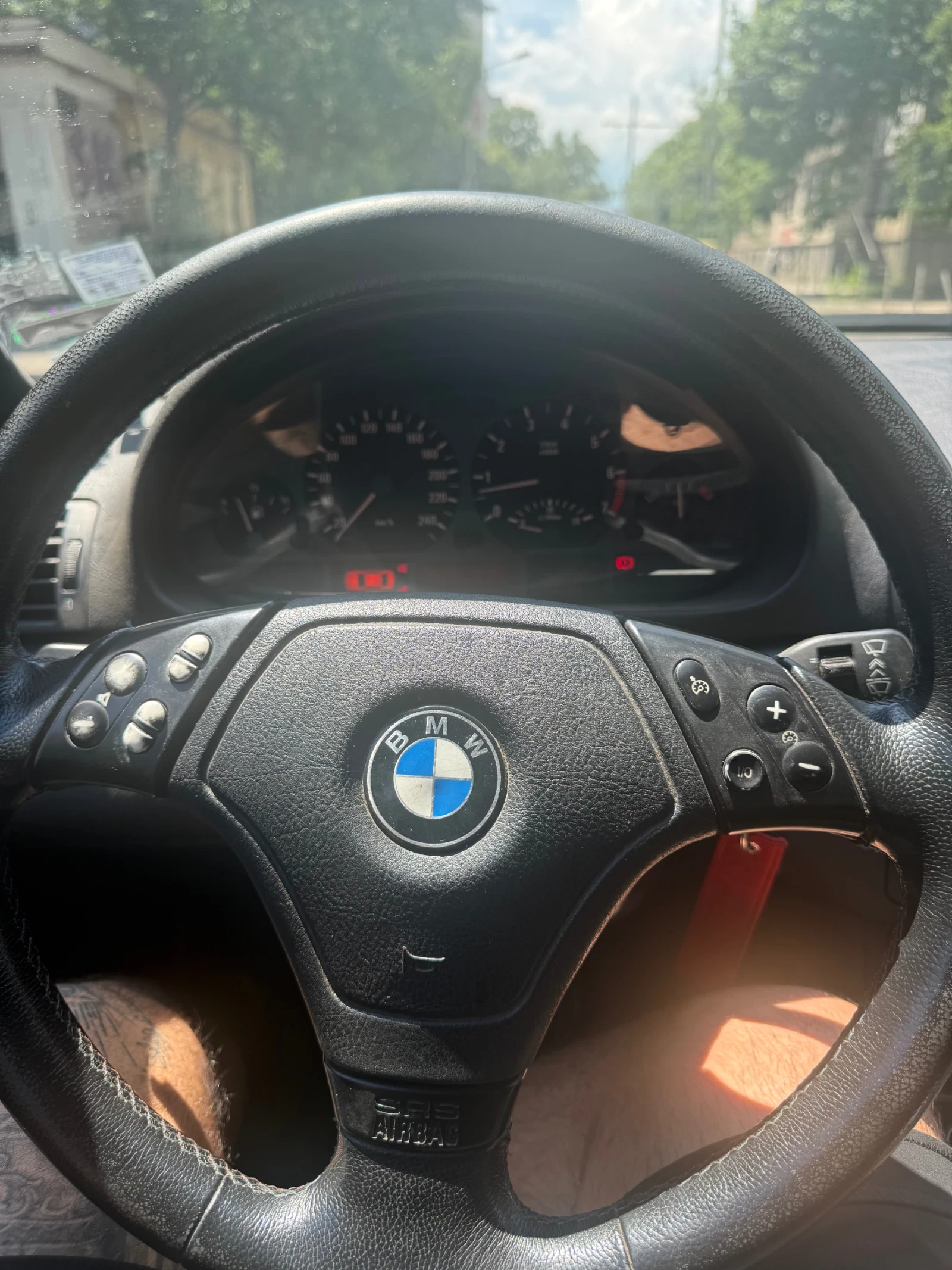 BMW 320, снимка 7 - Автомобили и джипове - 54942252