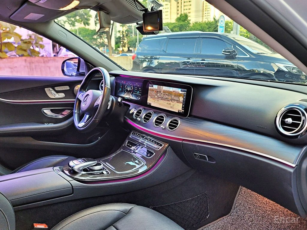 Mercedes-Benz E 300 ДИГИТАЛНО* ТАБЛО* ОБДУХВАНЕ* 360КАМЕРА* , снимка 11 - Автомобили и джипове - 55971703