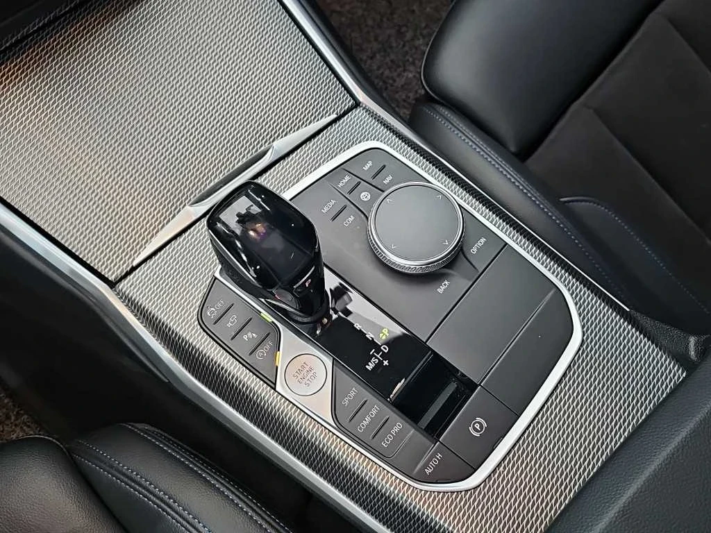 BMW 320 D * M ПАКЕТ * 360 КАМЕРА * HEAD UP * ПАНОРАМА * , снимка 10 - Автомобили и джипове - 56005319
