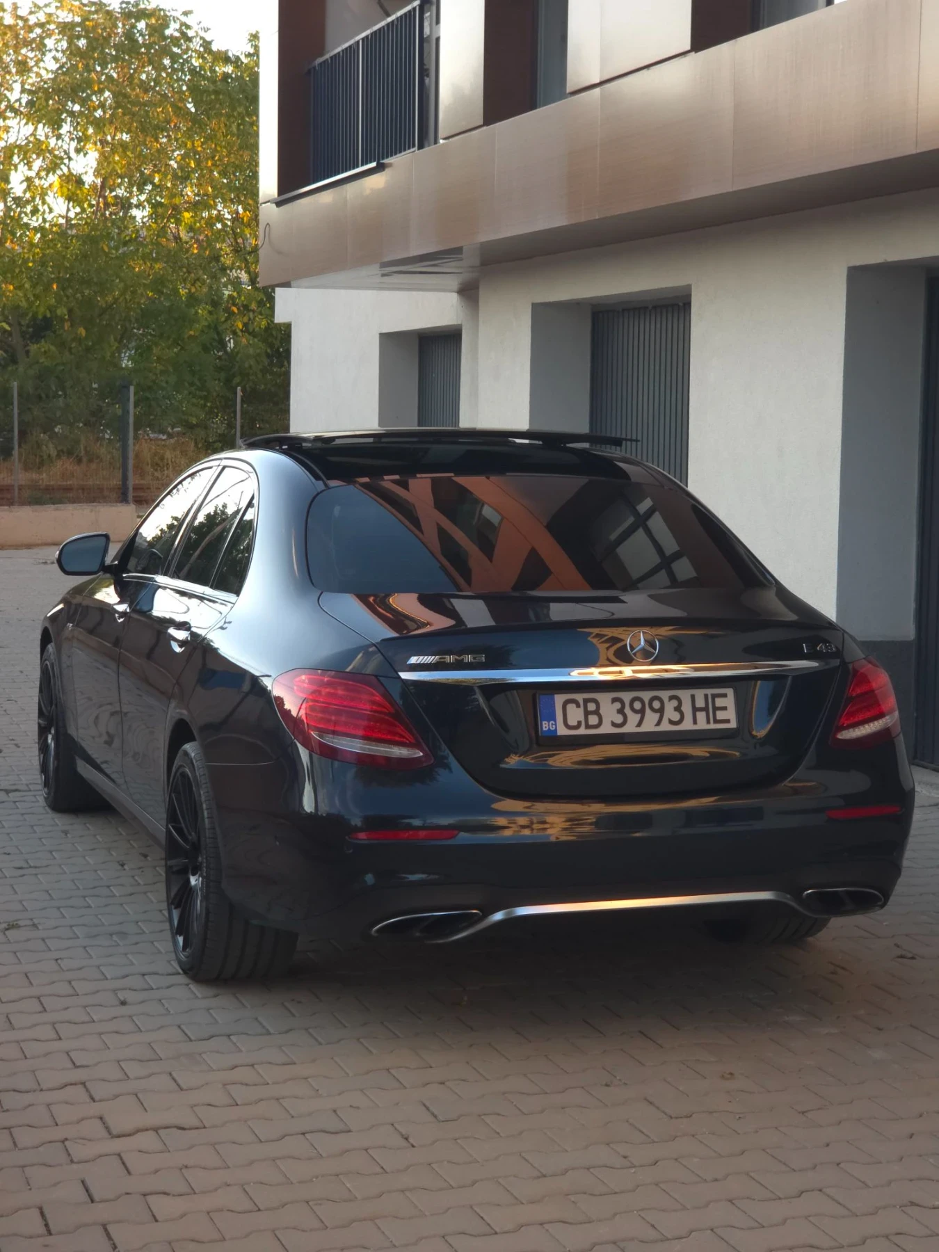 Mercedes-Benz E 43 AMG 4MATIC | Burmester 3D | Massage | FULL, снимка 6 - Автомобили и джипове - 56330122