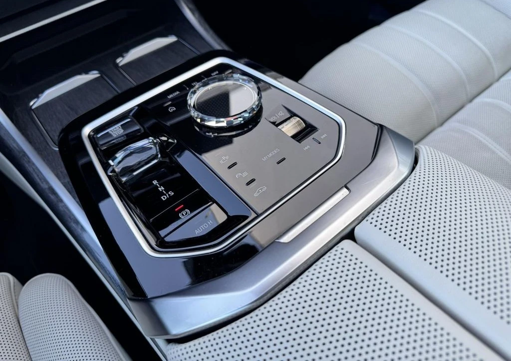 BMW 760 e xDrive M-Sport Plug-in Hybrid | Mobile.bg � ����������� 10