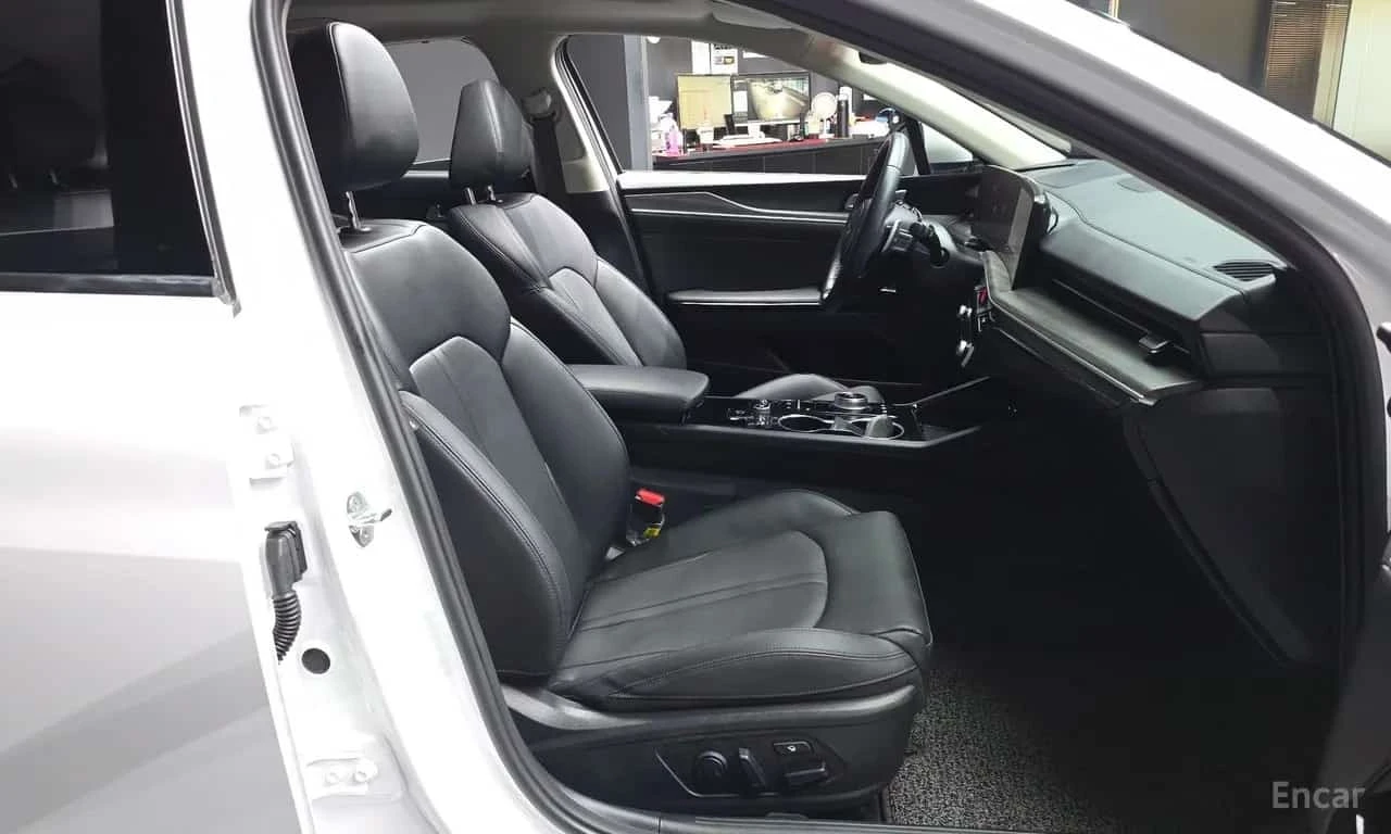Kia K5 * 2.0 * ОБДУХВАНЕ * KEYLESS * ЦЕНА ДО БГ  * , снимка 11 - Автомобили и джипове - 56596275