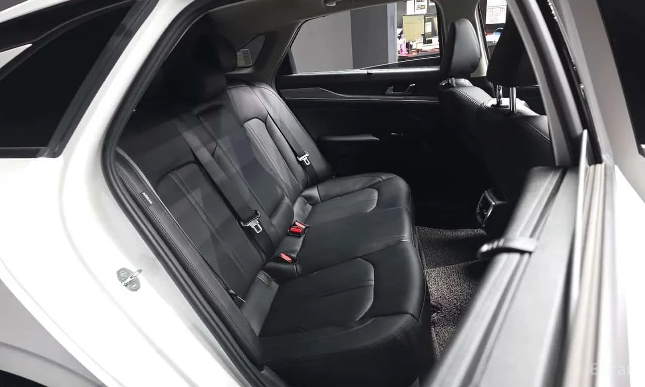 Kia K5 * 2.0 * ОБДУХВАНЕ * KEYLESS * ЦЕНА ДО БГ  * , снимка 12 - Автомобили и джипове - 56596275