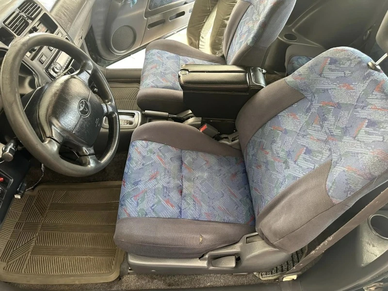 Toyota Rav4 газ клима, снимка 3 - Автомобили и джипове - 46512197