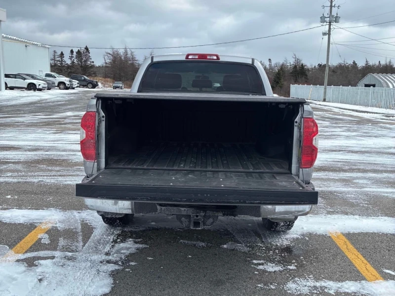 Toyota Tundra * SR5 * CARFAX * БЕЗ ПЪРВОНАЧАЛНА ВНОСКА, снимка 13 - Автомобили и джипове - 52825377