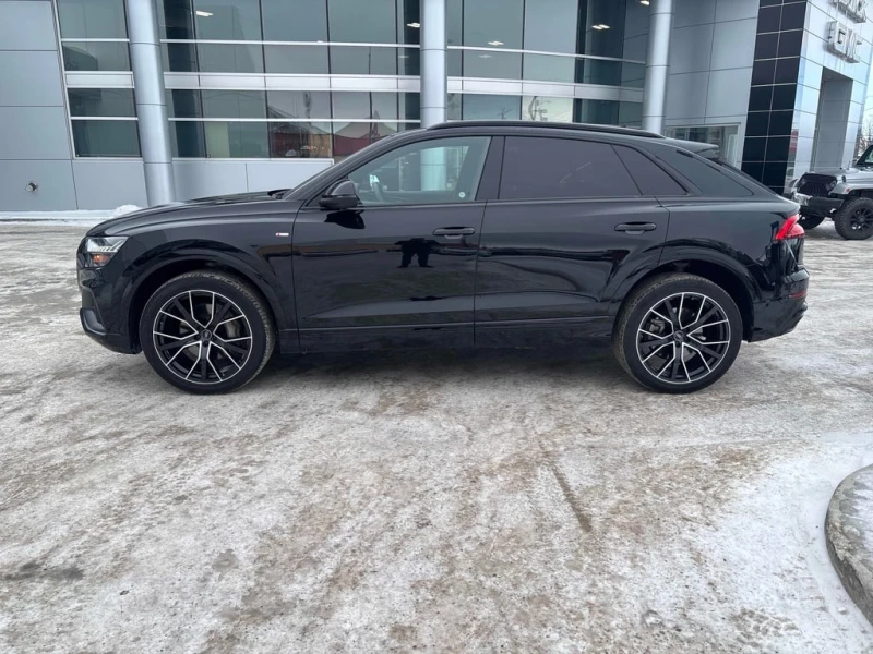 Audi Q8 Technik * CARFAX* ОБДУХВАНЕ* ДИСТРОНИК, снимка 3 - Автомобили и джипове - 53302173