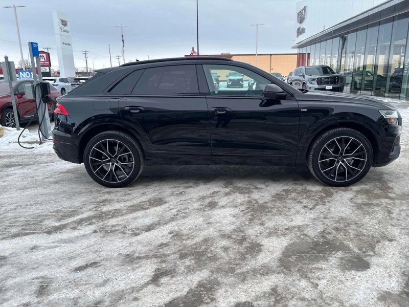 Audi Q8 Technik * CARFAX* ОБДУХВАНЕ* ДИСТРОНИК, снимка 4 - Автомобили и джипове - 53302173