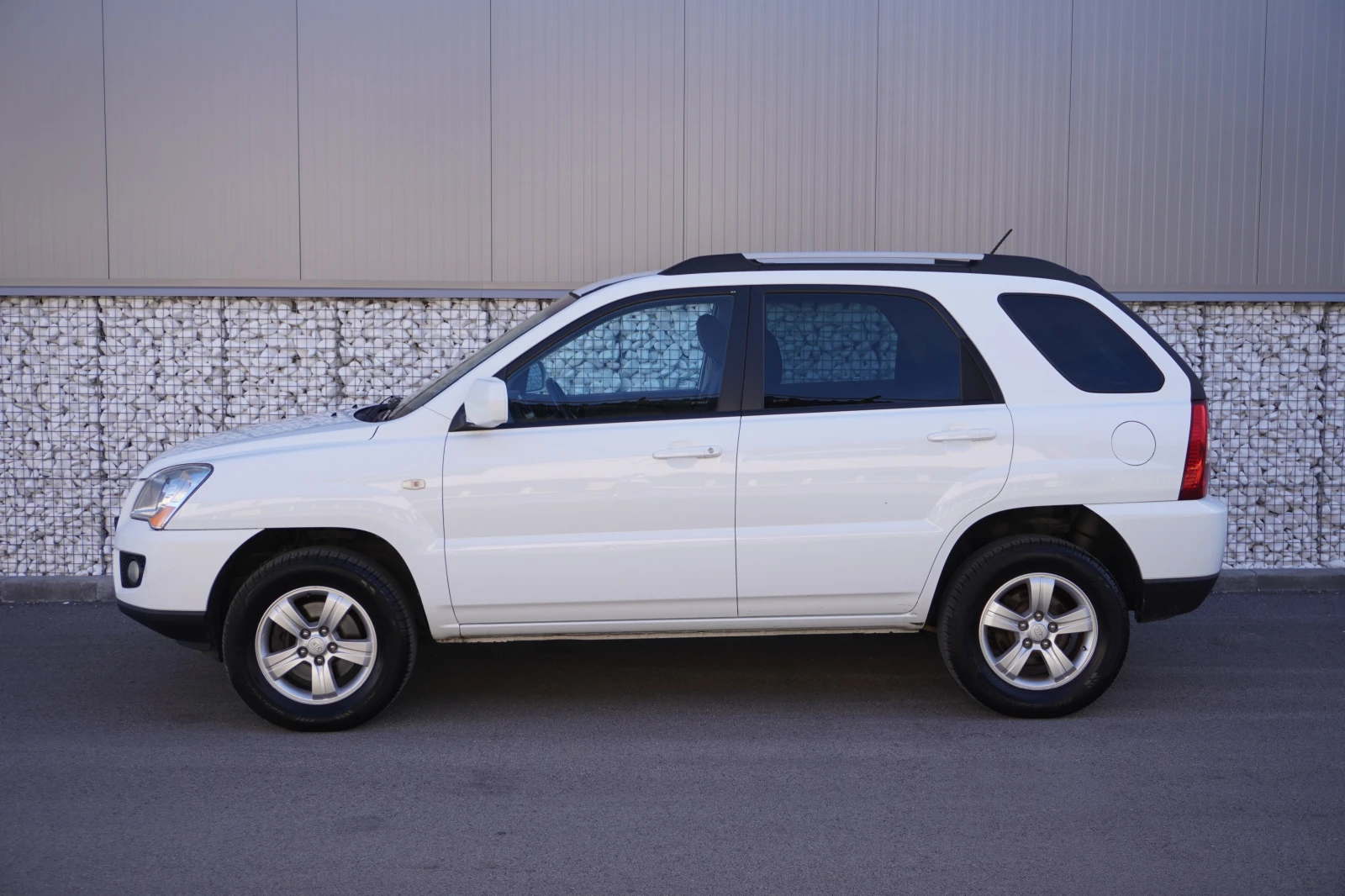 Kia Sportage 2.0i 4X4 140KC FACE | Mobile.bg — изображение 2