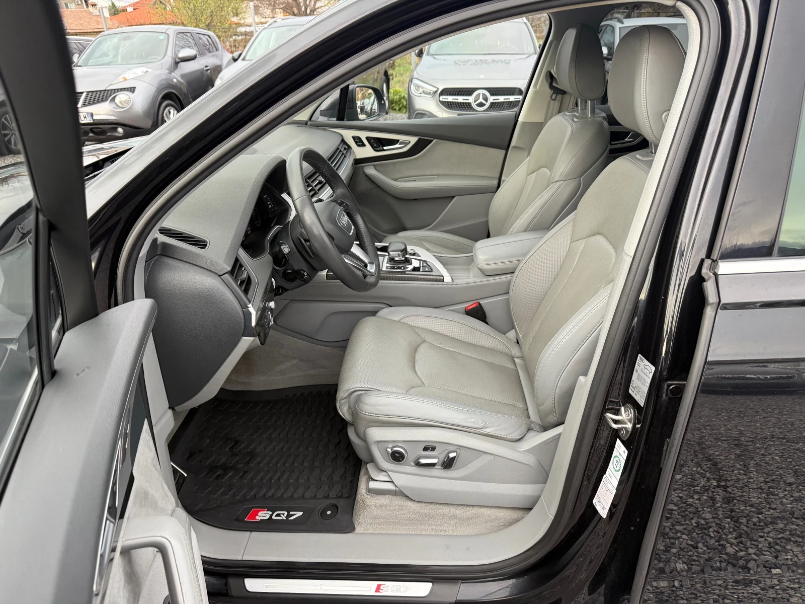 Audi SQ7 4.0TDI/Matrix/Масаж/Панорама/Вакум/Камера 360 - изображение 10