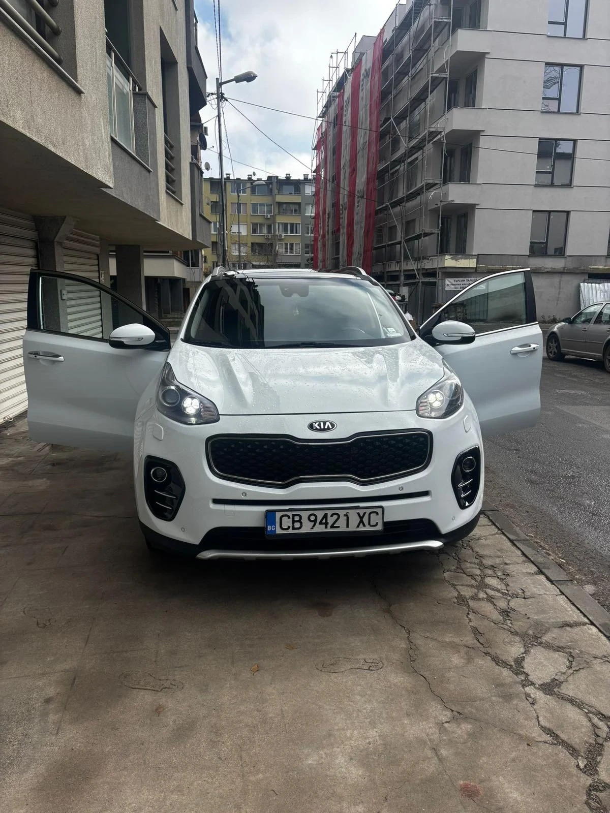 Kia Sportage 1, 7 crdi /141 k.c./ Автомат/ Панорама/ Keyless-go - изображение 2