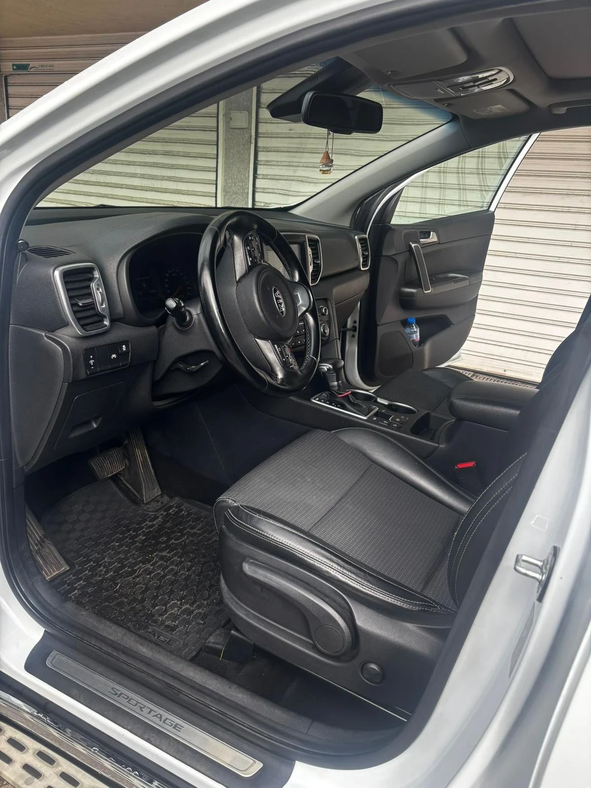 Kia Sportage 1, 7 crdi /141 k.c./ / / Keyless-go | Mobile.bg   17