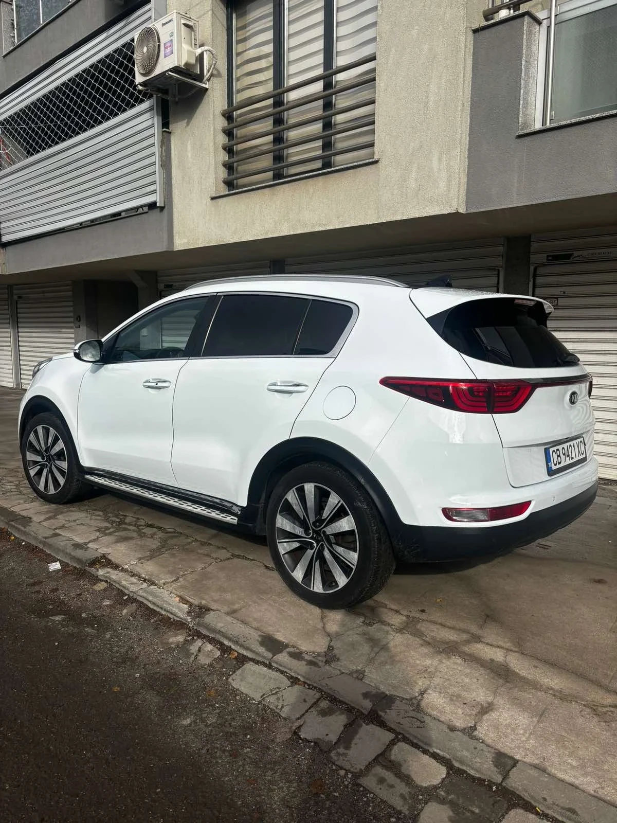 Kia Sportage 1, 7 crdi /141 k.c./ Автомат/ Панорама/ Keyless-go - изображение 8