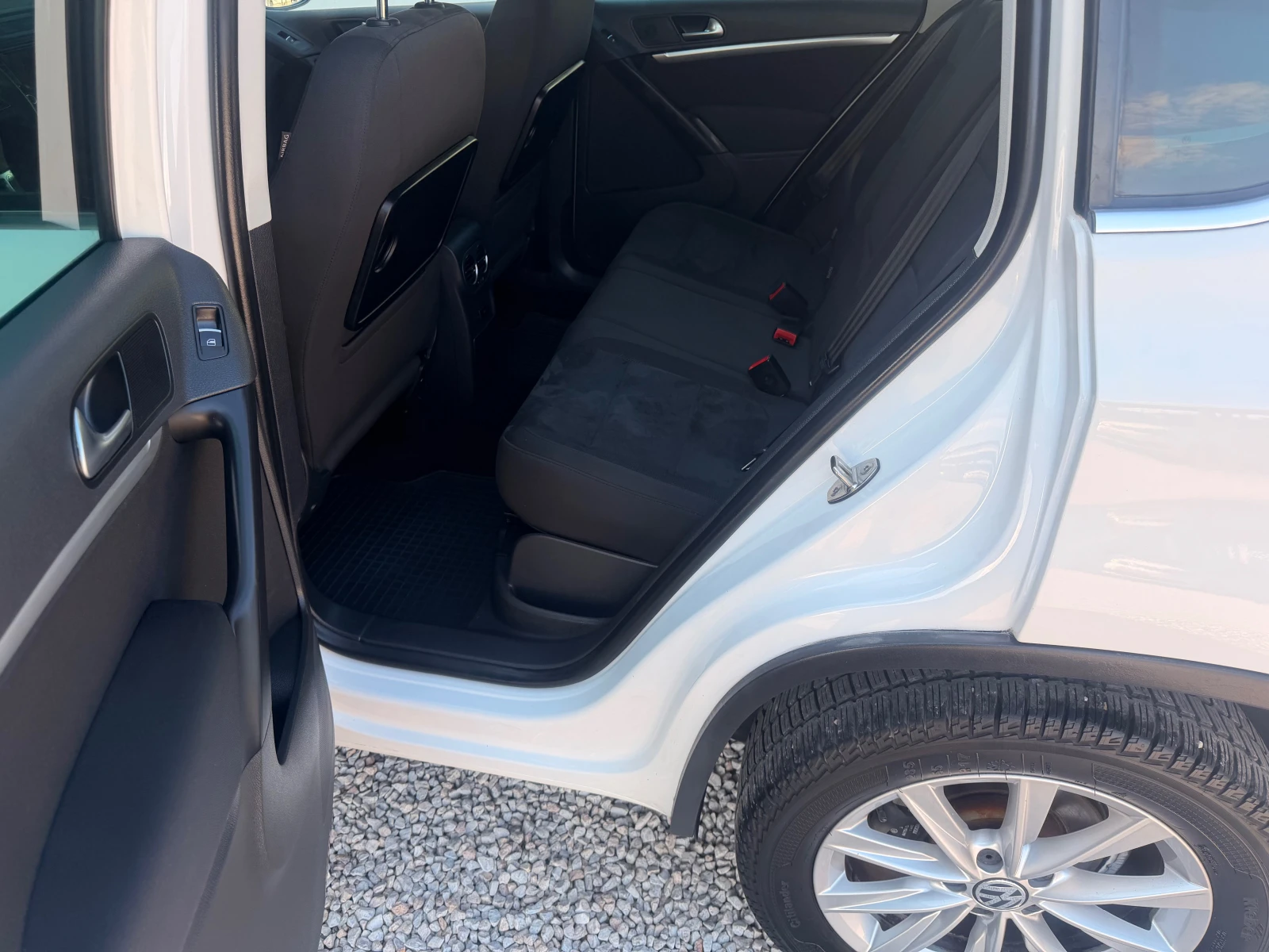 VW Tiguan 2.0TDI* AUTOMAT* 4X4* 140ks* NAVI* ������ | Mobile.bg � ����������� 16