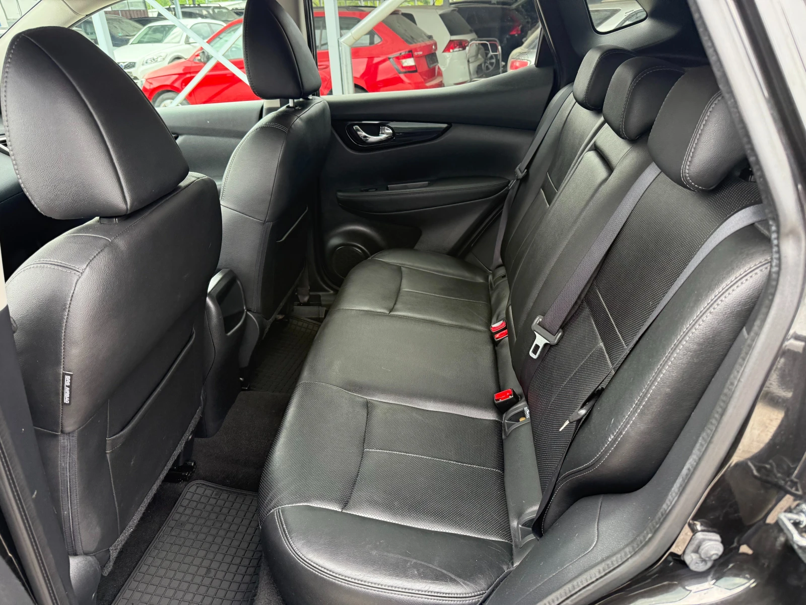 Nissan Qashqai 1, 6 DCI 4X4 !! КОЖА !! ПАНОРАМА !! , снимка 14 - Автомобили и джипове - 54374085