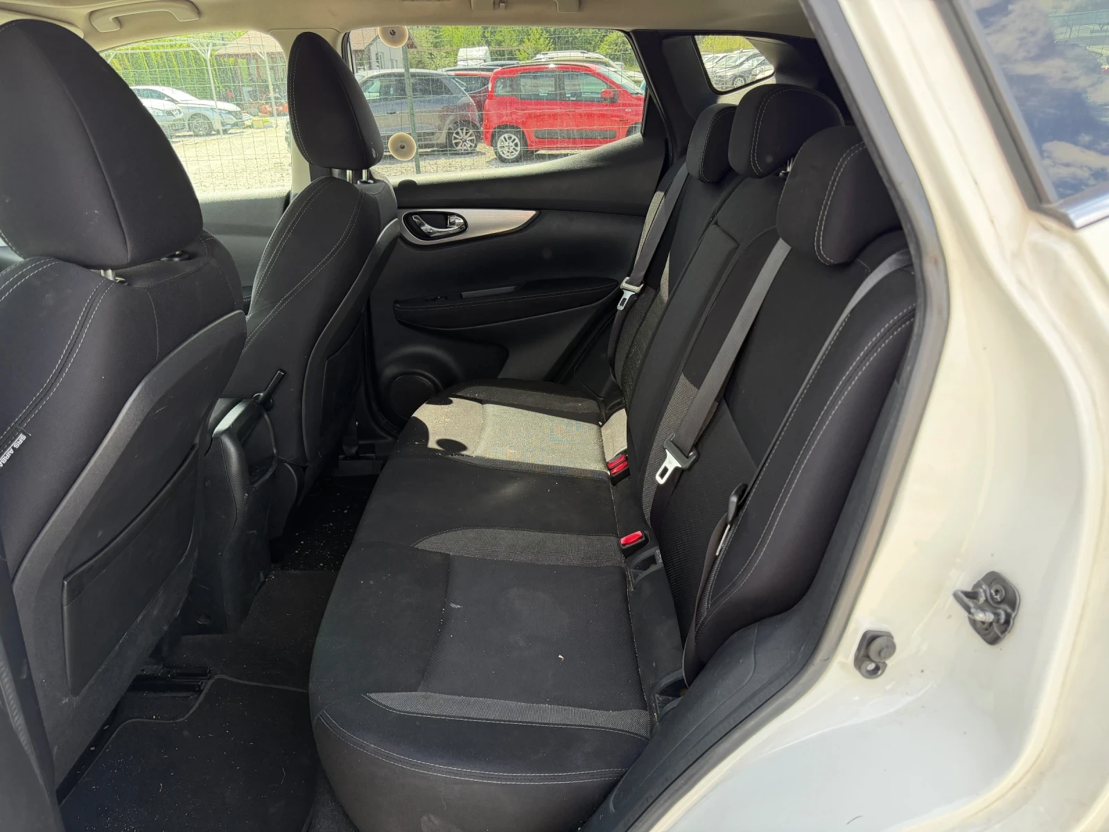 Nissan Qashqai 1.5 Turbodiesel Acenta, снимка 8 - Автомобили и джипове - 54574063