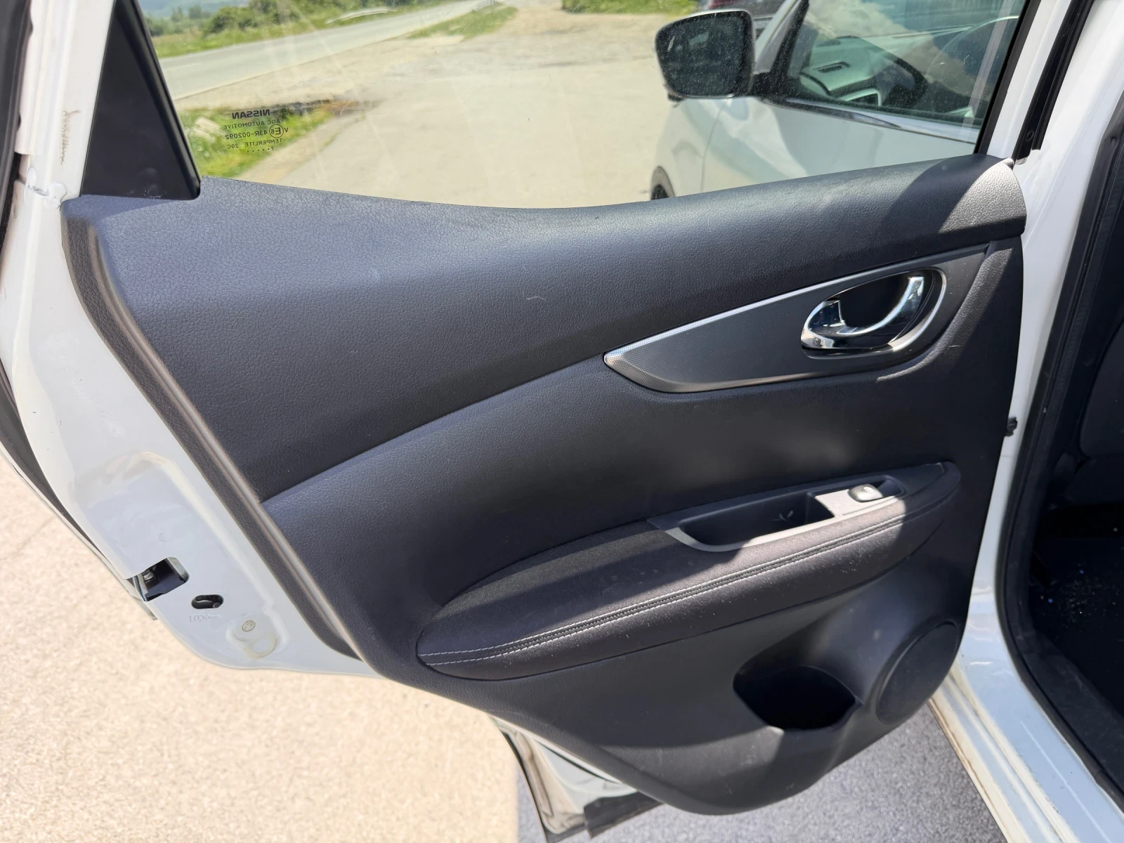 Nissan Qashqai 1.5 Turbodiesel Acenta, снимка 7 - Автомобили и джипове - 54574063
