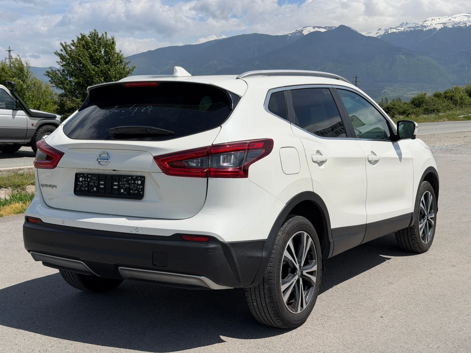 Nissan Qashqai 1.5 Turbodiesel Acenta, снимка 5 - Автомобили и джипове - 54574063