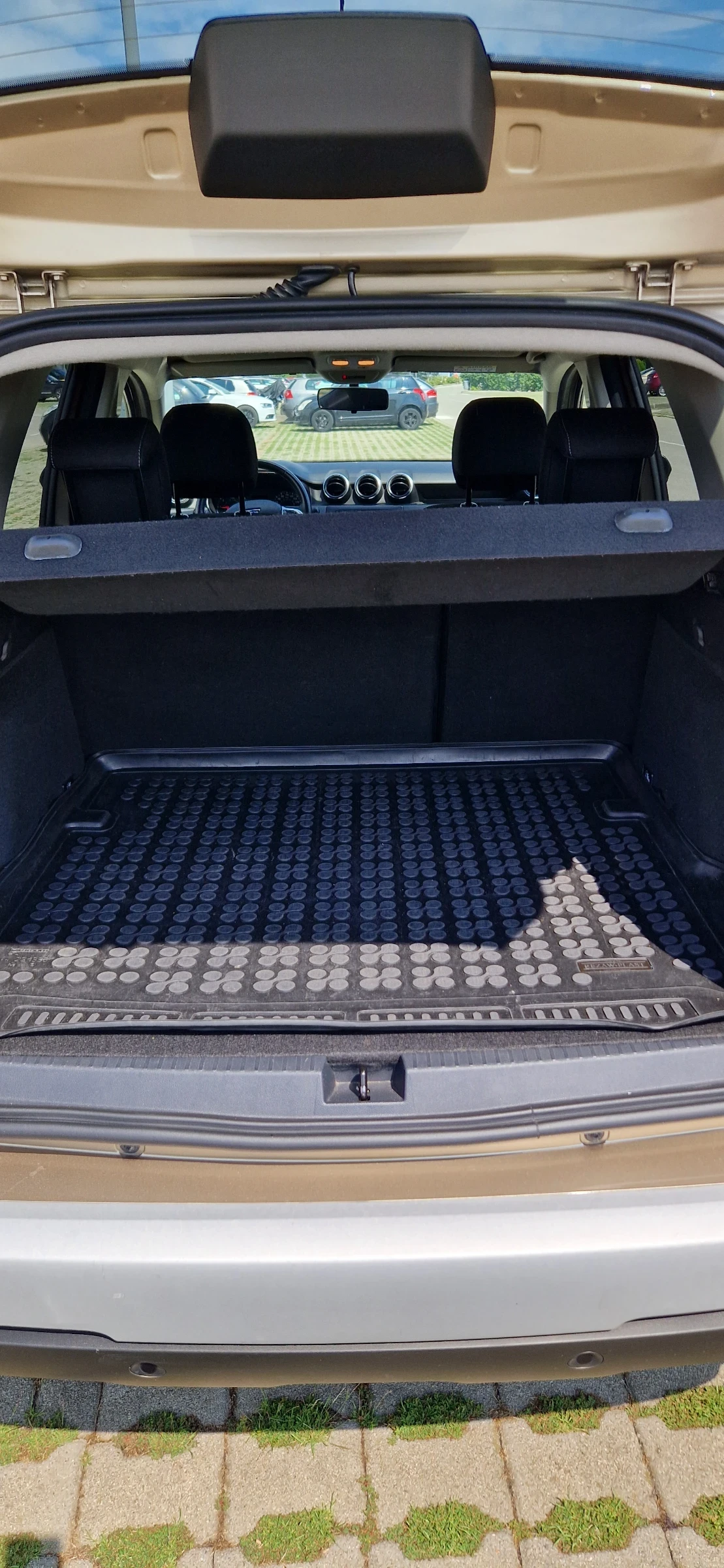 Dacia Duster 1.5 dci 116 кс 4х4, снимка 15 - Автомобили и джипове - 55322097