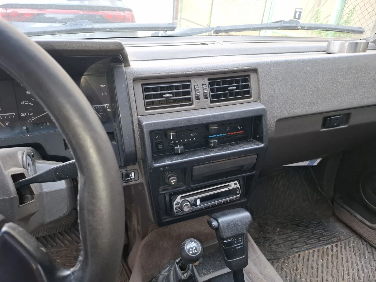 Nissan Terrano, снимка 4 - Автомобили и джипове - 56714238
