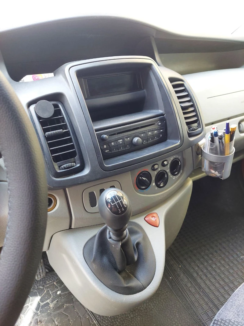 Opel Vivaro, снимка 2 - Бусове и автобуси - 47673576