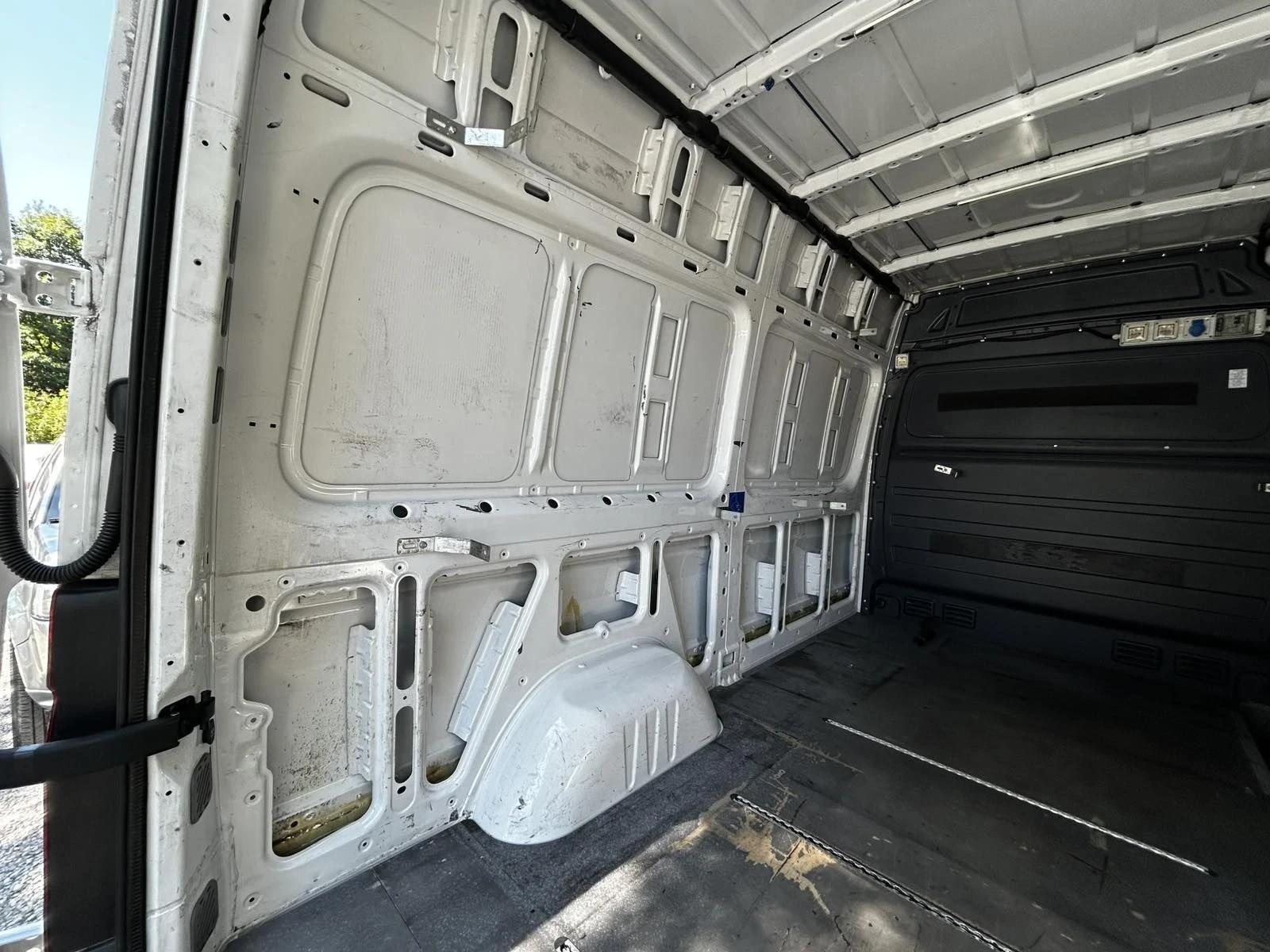 VW Crafter 2.0TDI 140K, снимка 11 - Бусове и автобуси - 55710180